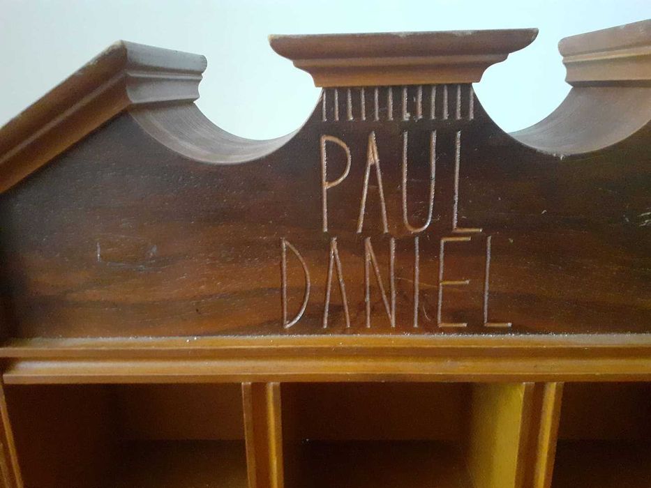 ESPOSITOR casinha paul daniel