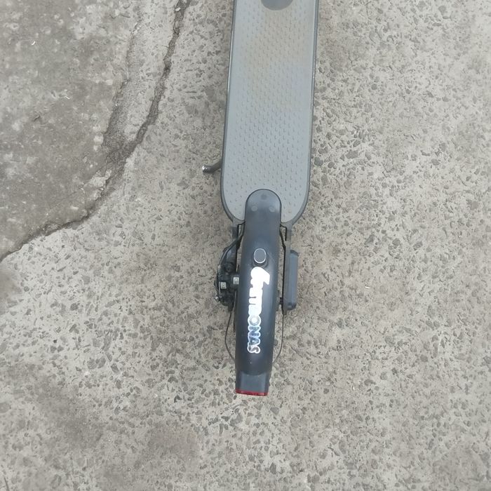 Продаю електро самокат ксяомі