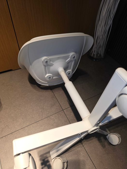 2 różowe krzesła dziecięce IKEA ÖRFJÄLL + dodatkowe siedziska LOBERGET