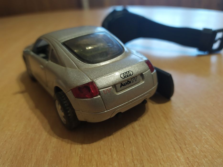 Модель машины AUDI TT с полной имитацией работы  на радиоуправлении
