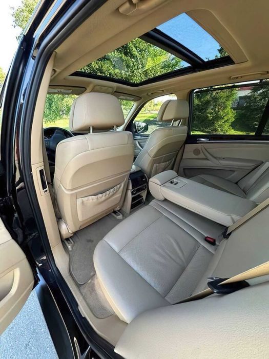 BMW X5 xDrive35i      2012