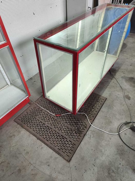 Counter / Display Case with Lighting64861736902401122