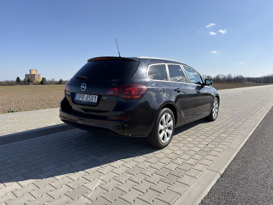 Opel Astra J 2011, 1.7 CDTI