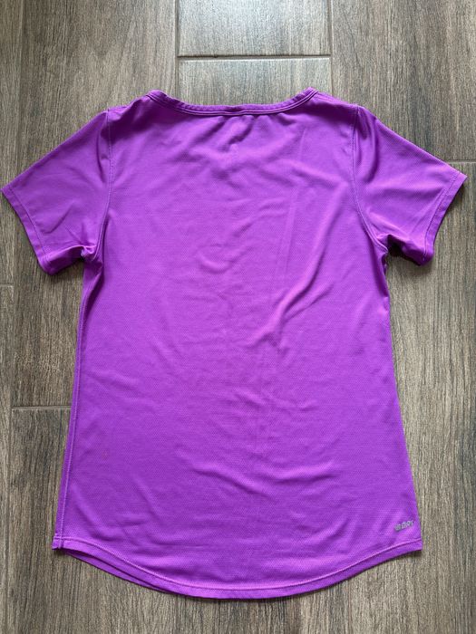 Спортивна футболка new balance жіноча