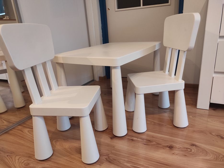 Ikea Mammut Stół i dwa krzesła
