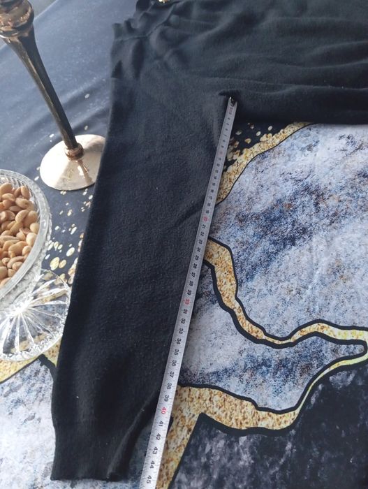 Czarny sweterek damski