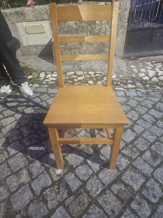 Cadeiras de madeira