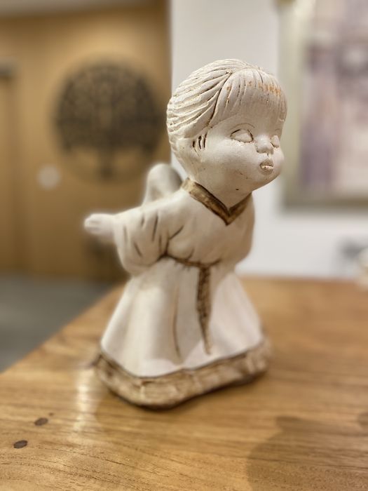 Anjos decorativos de barro