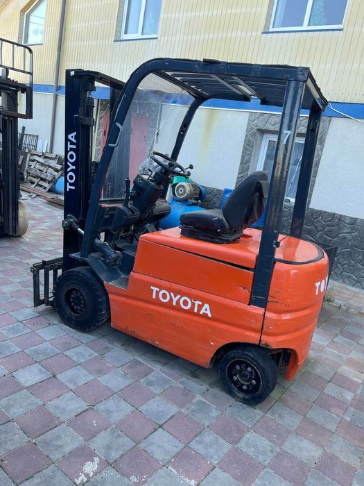 Електричний навантажувач Toyota FBMF20 2т 80V