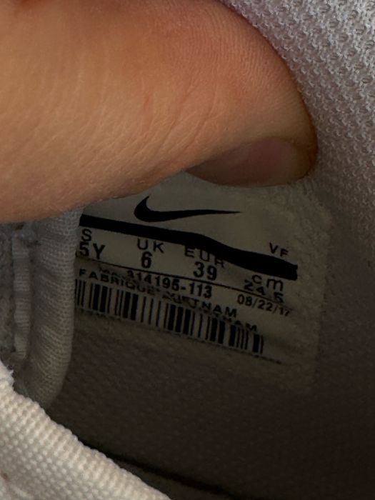 Кросівки жіночі Nike Air Force 1 розмір 39 (24,5 см)