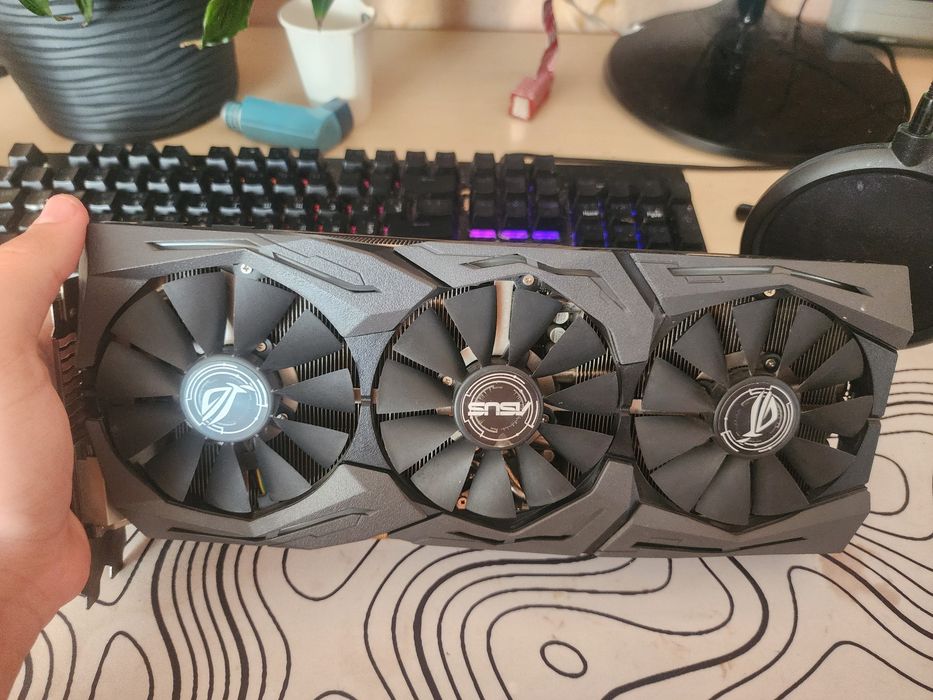 продаю Asus Gtx1080