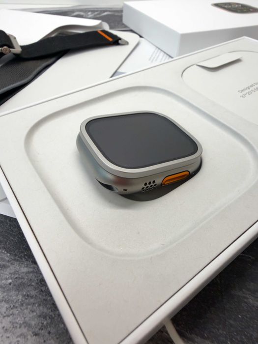 Apple Watch Ultra 2・Titânio natural (Factura e Garantia)