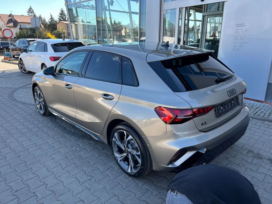 Audi A3 Sportback Przepiszę cesję leasingu - A3 wersja S line -przebieg jedynie 8 tys km