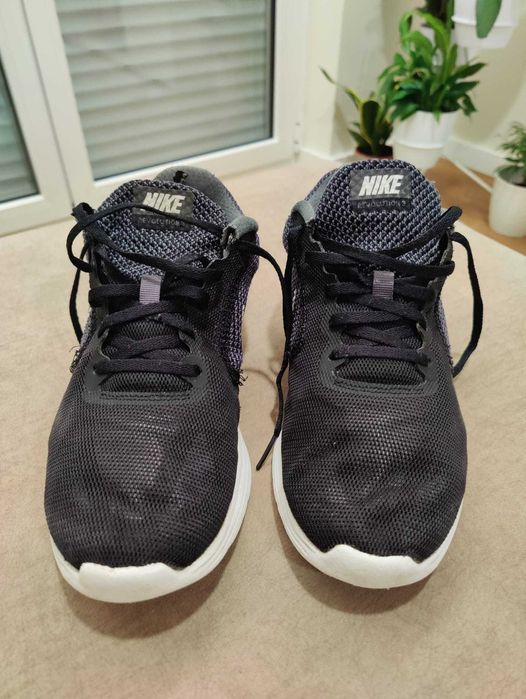 Sapatilhas Nike Revolution 3 tam. 41 em bom estado