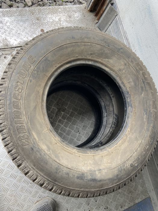 Резина пара Bridgestone 265/70/15