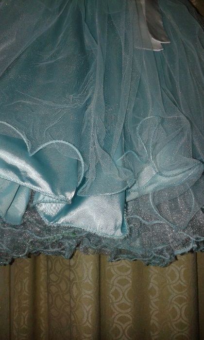 Нарядное пышное платье