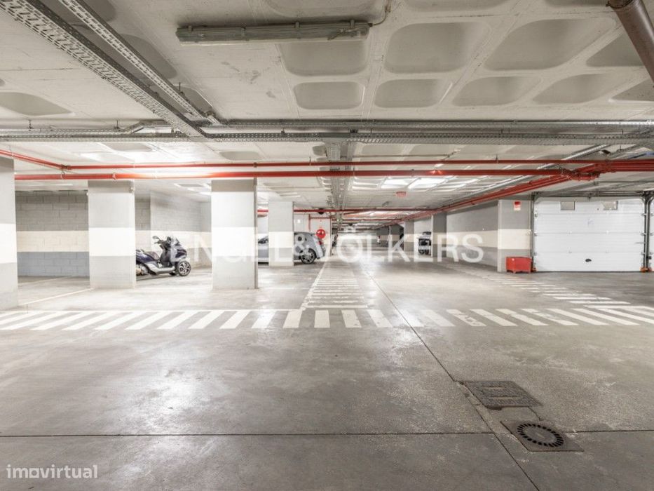 T2 mobilado com garagem e vista rio em Alcântara