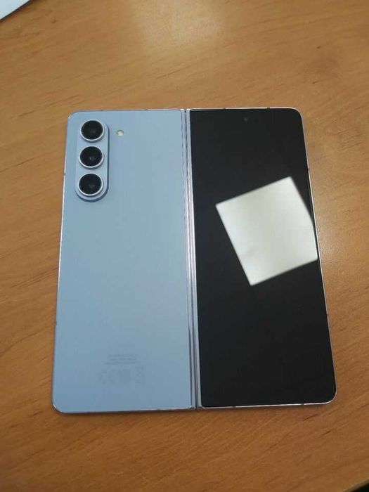 Samsung Galaxy Z Fold5 SM-F946B - 512 GB - AZUL (desbloqueado)