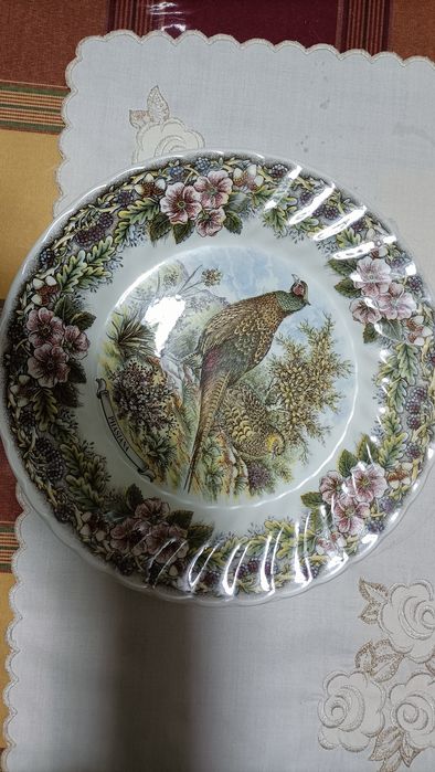 Louça de Coimbra pintada a mão