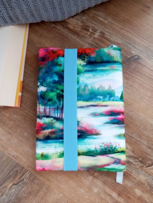 Otulacz na książki. Etui. Okładka.