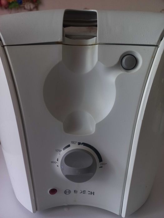 Фритюрниця BOSCH на 2 л б/у 725 грн.