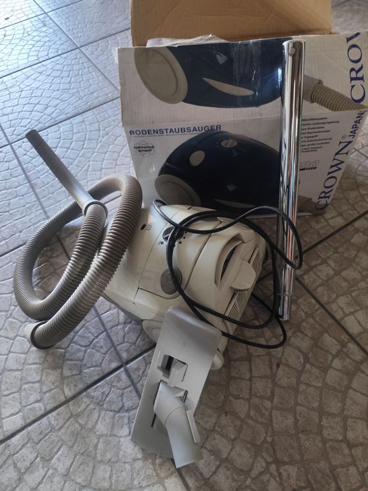 Aspirador crow com acessórios