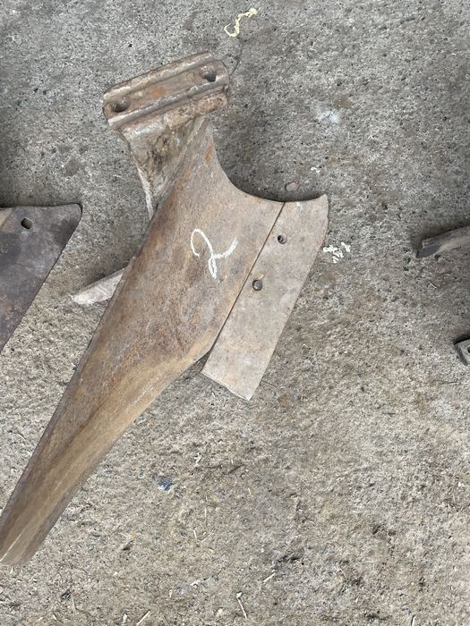 Корпуса до кінного плуга, плуг