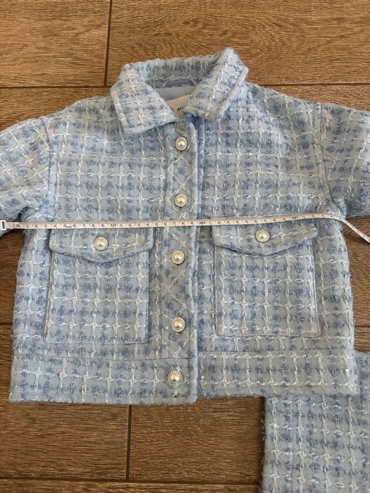 Твідовий костюм на дівчинку