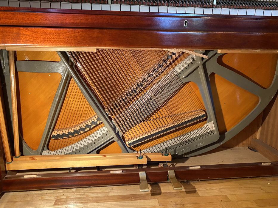 Pianino Grotrian-Steinweg