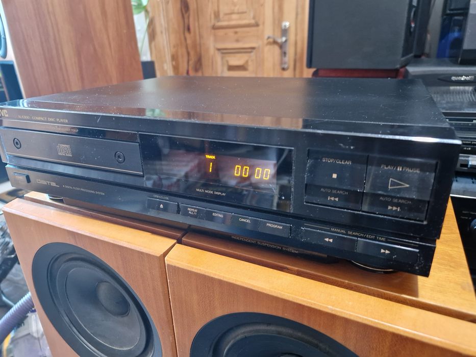 Odtwarzacz plyt CD JVC