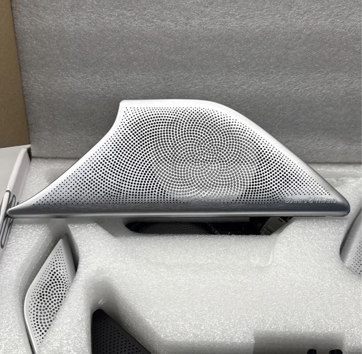 Комплект сіток Bowers&Wilkins з підсвіткою BMW G32 6GT 630i X5 G05 G07