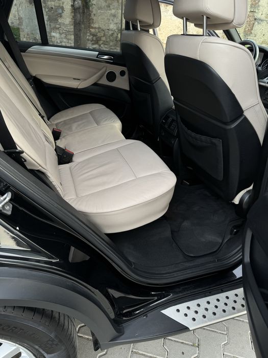 Продам BMW X5 2011 3.0d