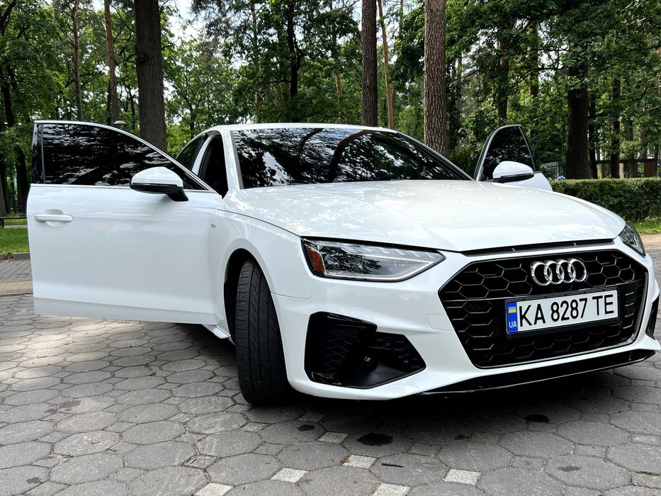 Audi A4 Quattro Premium Plus 2022 s-line