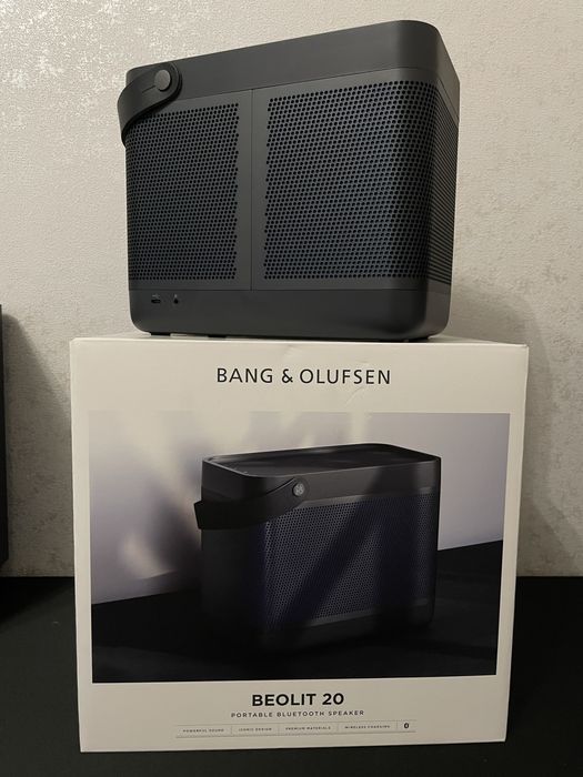 Портативна акустика Bang & Olufsen Beolit 20