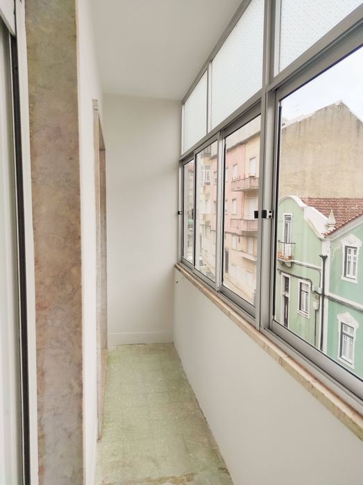 T1 junto da Estação CP - Centro de Queluz – Oportunidade Única!