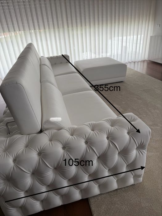 Sofá de Luxo Branco – Design Moderno c/ Capitonê e Puff Independente