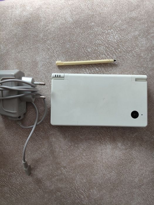 Nintendo Dsi z kartą 64 gb