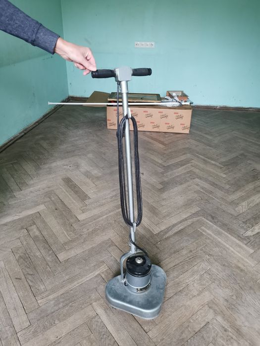 Полотер ретро робочий