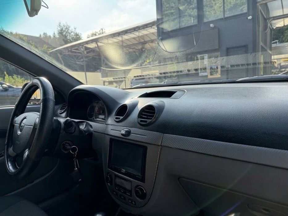 Автомобіль Chevrolet Lacetti