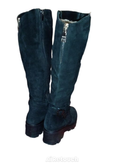 Продам: Теплые черные замшевые сапоги на меху (натуральные, б/у) зима