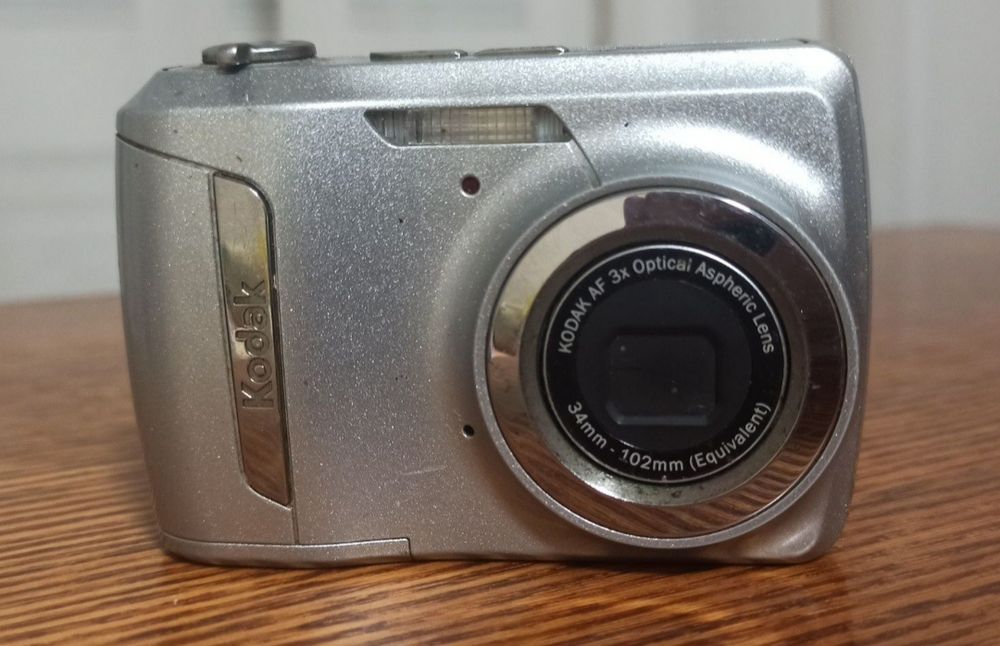 Цифрова фотокамера Kodak EasyShare C142