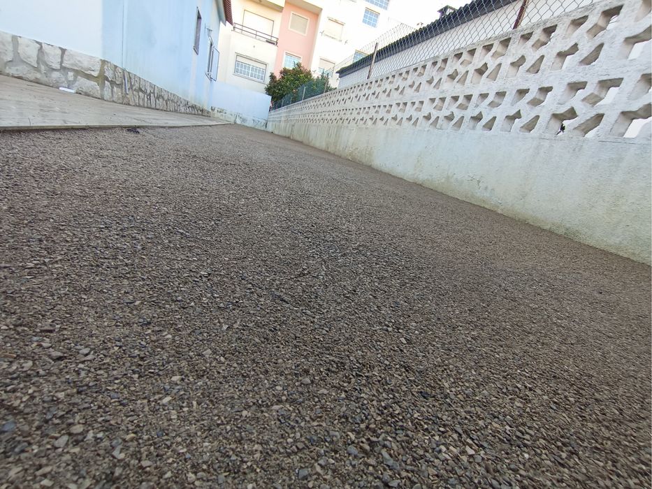 Limpeza e manutencao de jardins e quintais