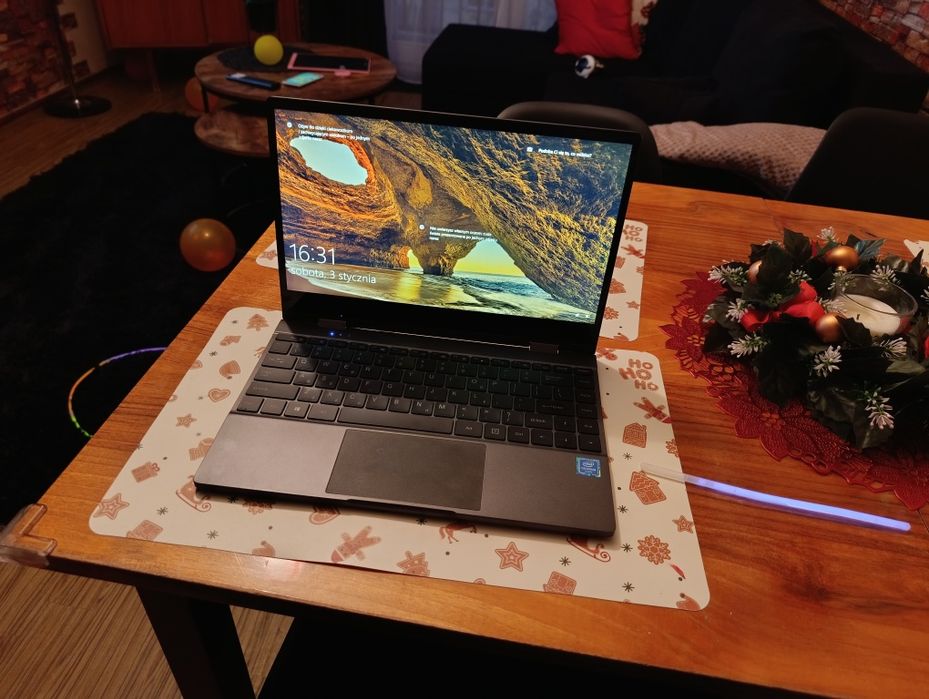 Netbook 13,1 cali  Dotykowy ekran  stan bardzo dobry