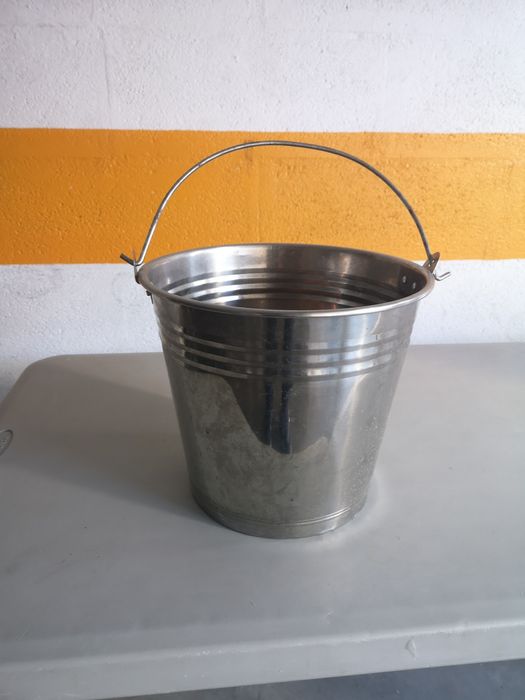 Balde em estanho