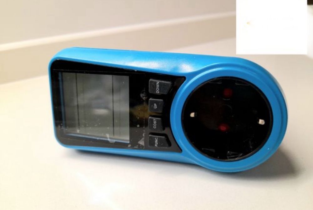 Tomada medidor de energia digital com LCD