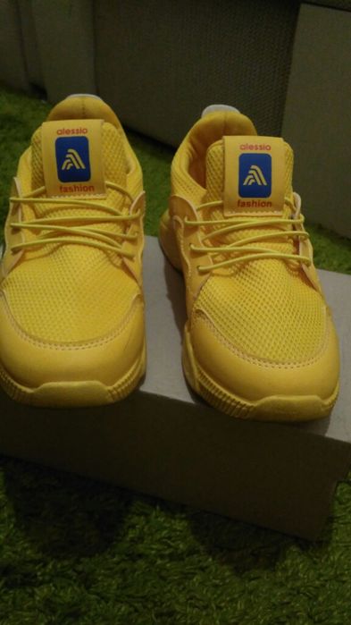 Кроссовки на мальчика