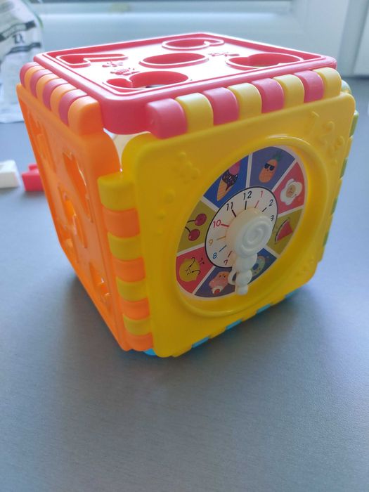 Zestaw zabawek dla niemowlaka i starszego dziecka