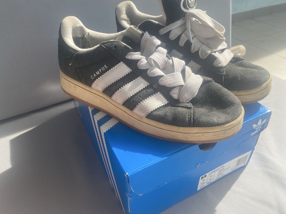 Oryginalne uzywane byty addidas campus 00s z widocznym sladem zużycia
