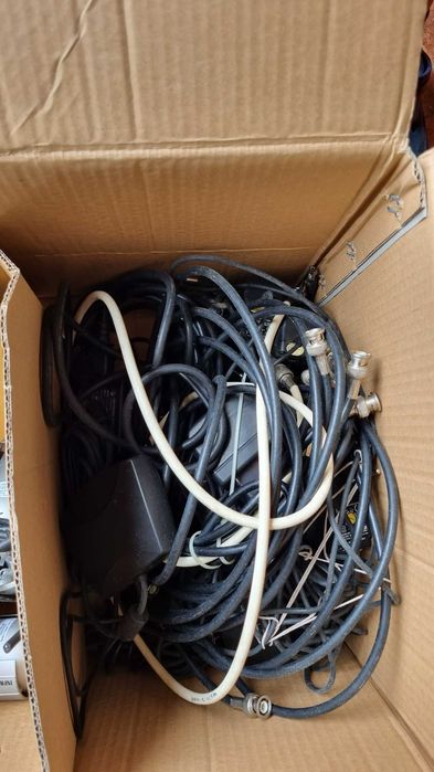 AVTECH-Kit Vídeo Vigilância Profissional Servidor IP mais 6 Câmeras