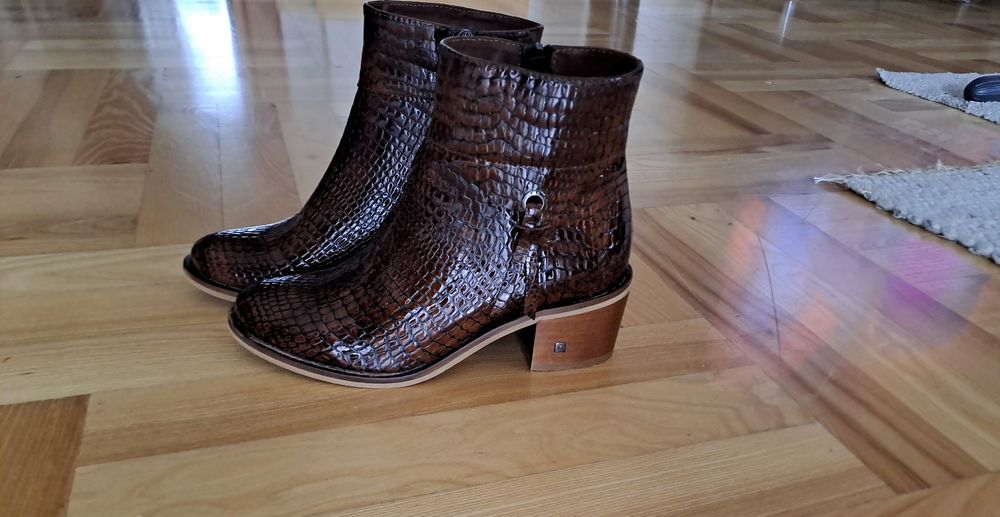 BOTKI damskie marki "Nessi", rozm. 37 - NOWE.